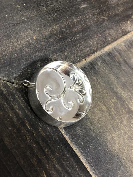 Alice - zilveren hanger; eigen ontwerp