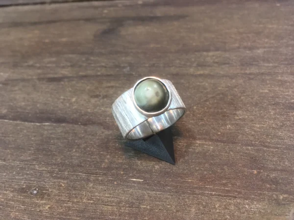 Josée - opdracht ring met steen
