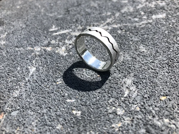 Ans R. : opdracht meerlaagse ring in zilver