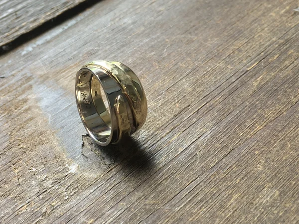 Trude’s workshop;Paul (RIP) weer dichtbij. Ringen verwerkt