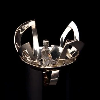 'The Seeing' zilveren ring (object) gemaakt voor expositie